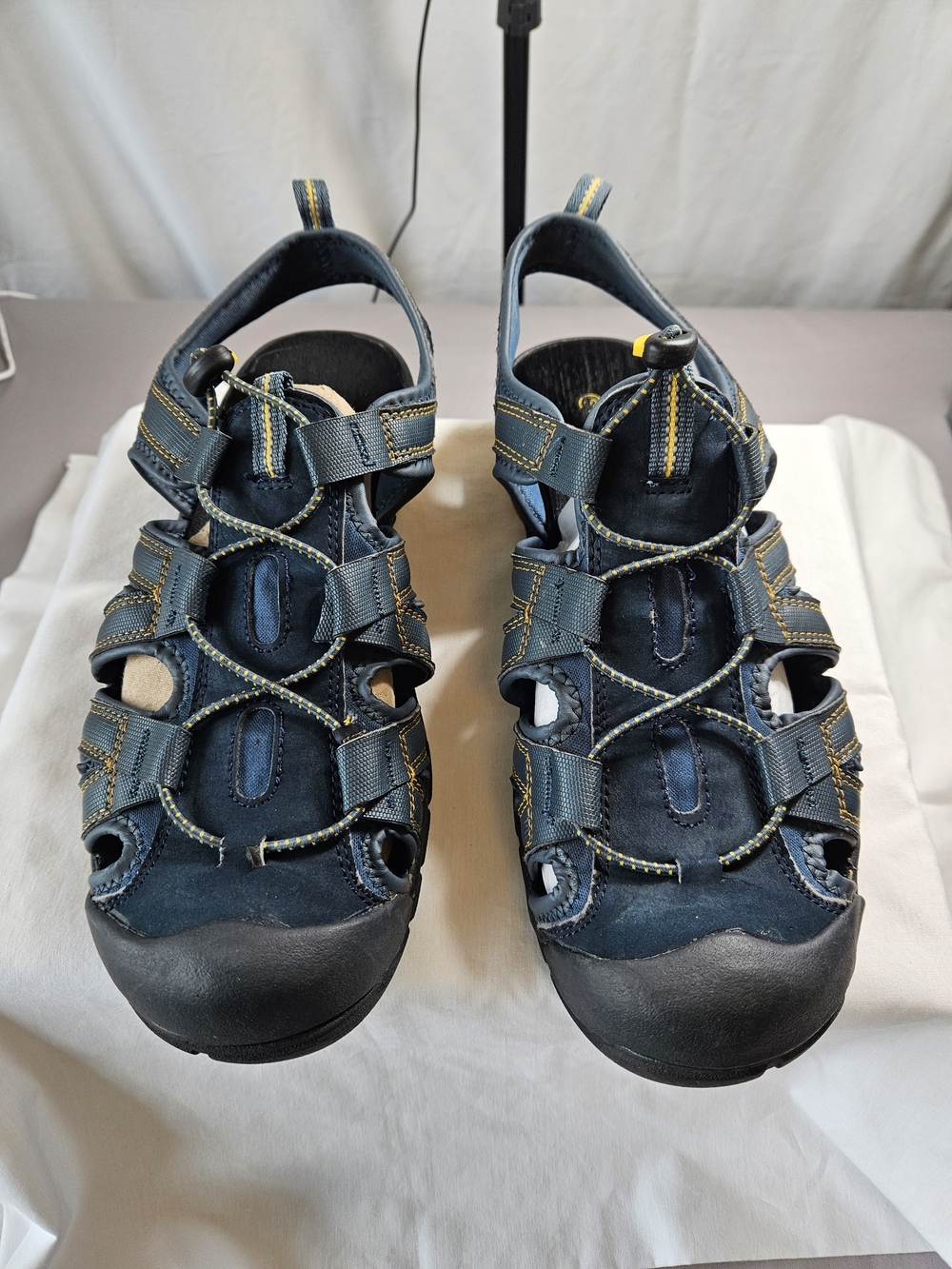 OZARK Trail Outdoor Closed-Toe Sport Sandals - Navy with Yellow Stitching Sz 10